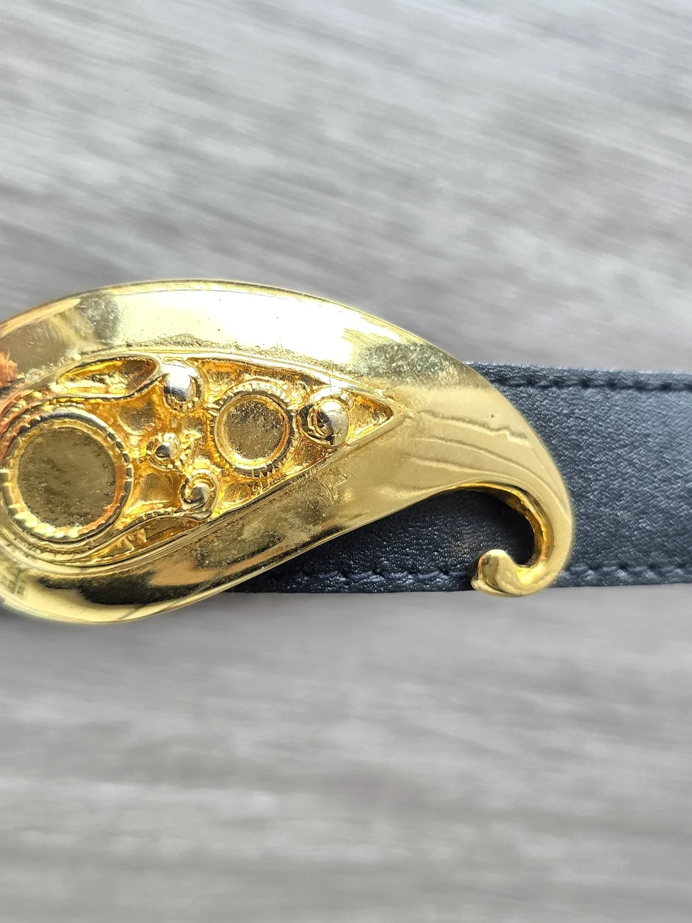Vintage Gorbani Black Leather Belt Gold Paisley Hook Buckle Statement Sz M 90s